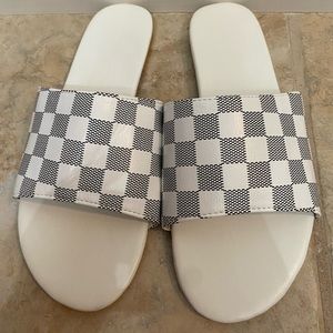 Checkered sandals